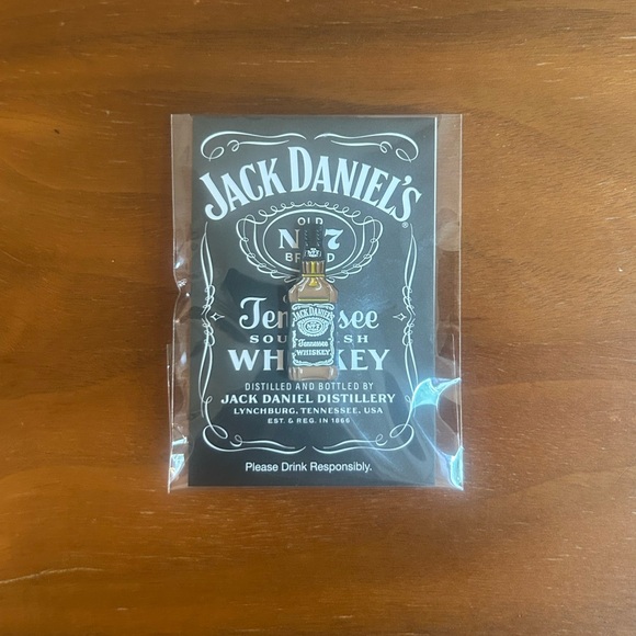 NWOT Jack Daniel's bundle | belt bag, bandana, pin, bottle opener & lanyard - Picture 7 of 11